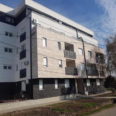Royal Residence Apartmani 2 Pančevo Екстериор снимка