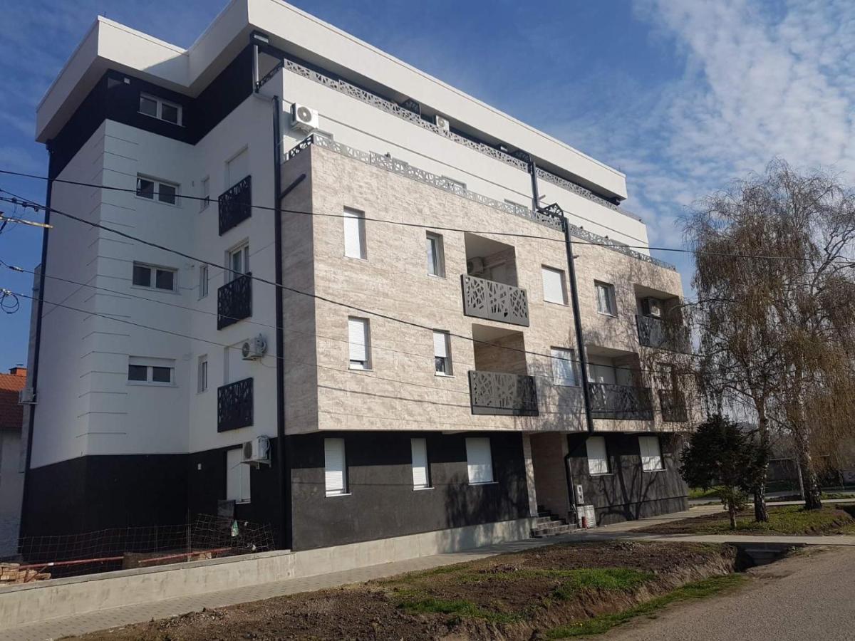 Royal Residence Apartmani 2 Pančevo Екстериор снимка