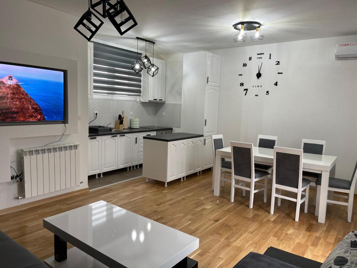Royal Residence Apartmani 2 Pančevo Екстериор снимка